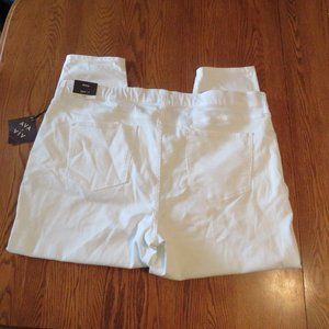 Ava & Viv White Mid Rise Stretch Skinny Jeans 26W